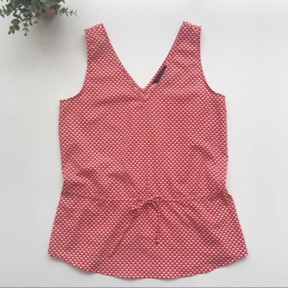 Banana Republic | V Neck Sleeveless Geometric Top